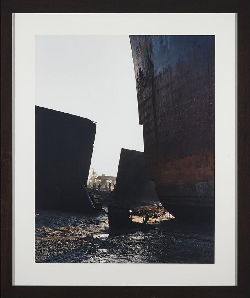 Edward Burtynsky (1955) - Shipbreaking #2, Chittagong, Bangladesh, 2000