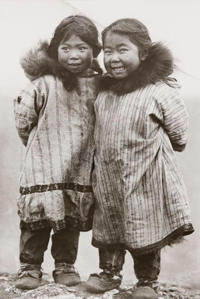 Carl and Alfred Lomen - Inuit Children, Alaska (03178/325)