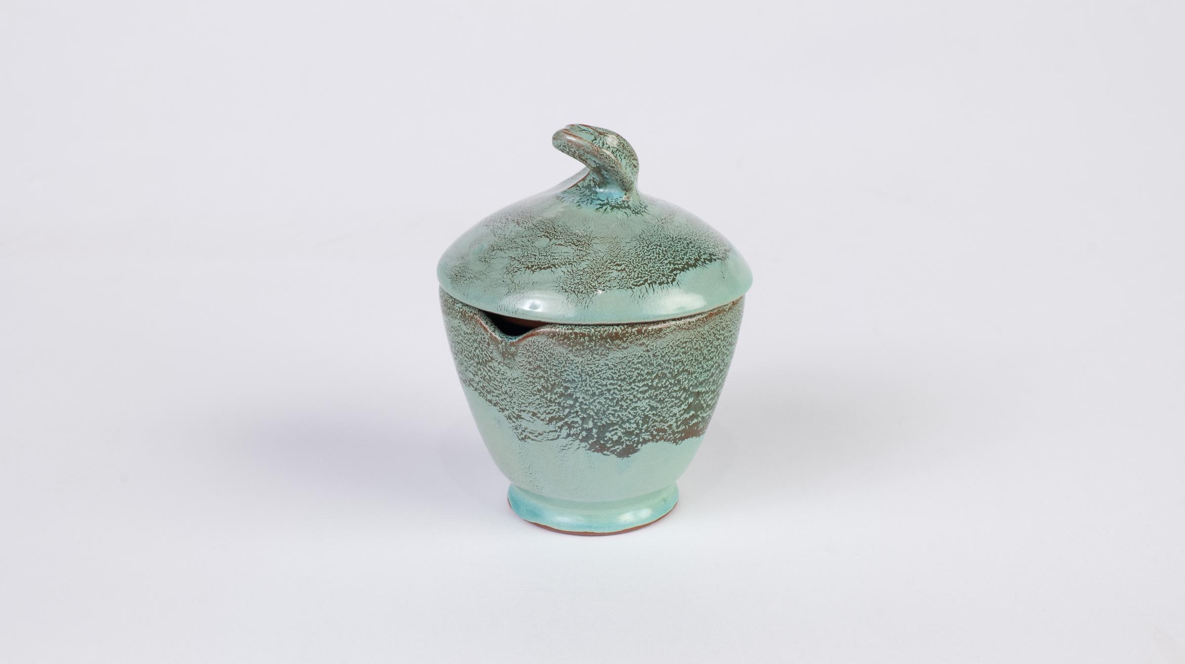 Nita Desbarres - Dish with Lid