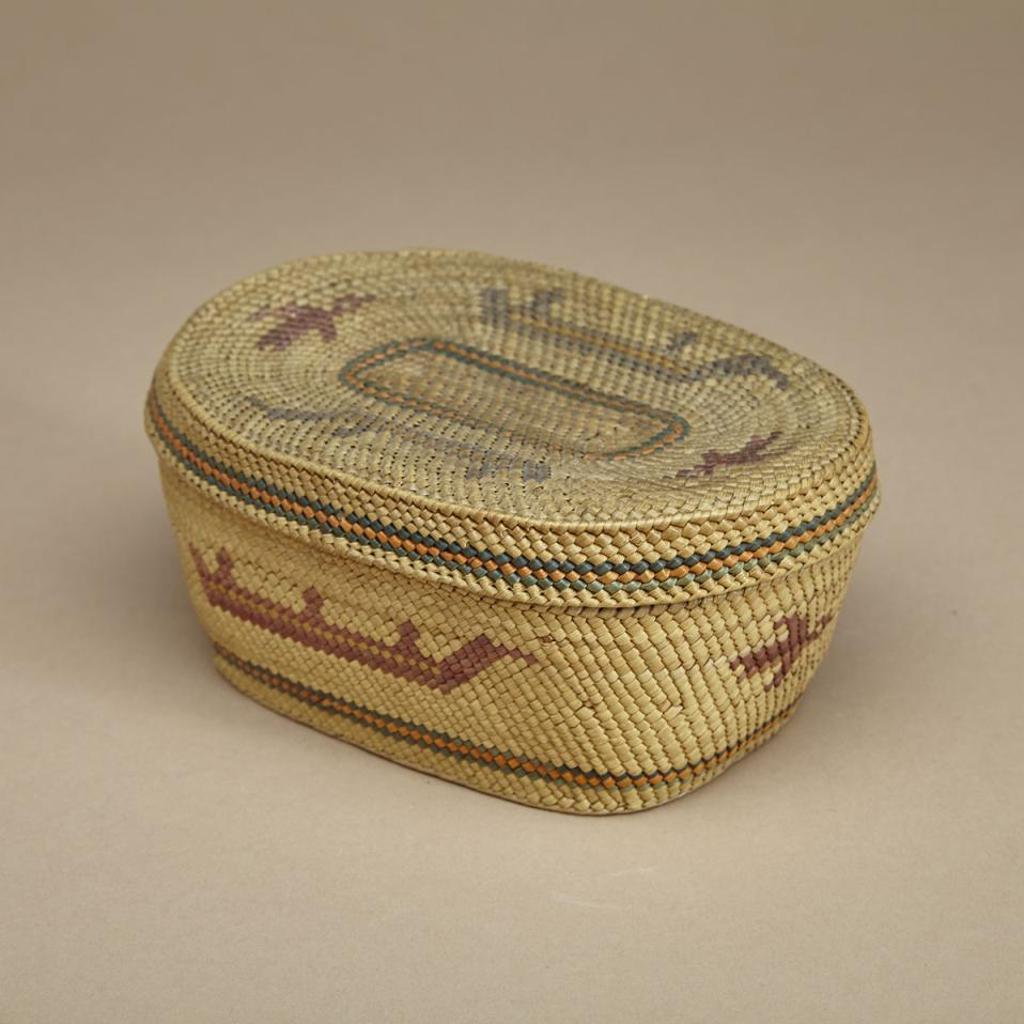 Makah [or Nuu-Chah-Nulth - Lidded Wrap Twined Basket Decorated With Birds And Whaling Scenes