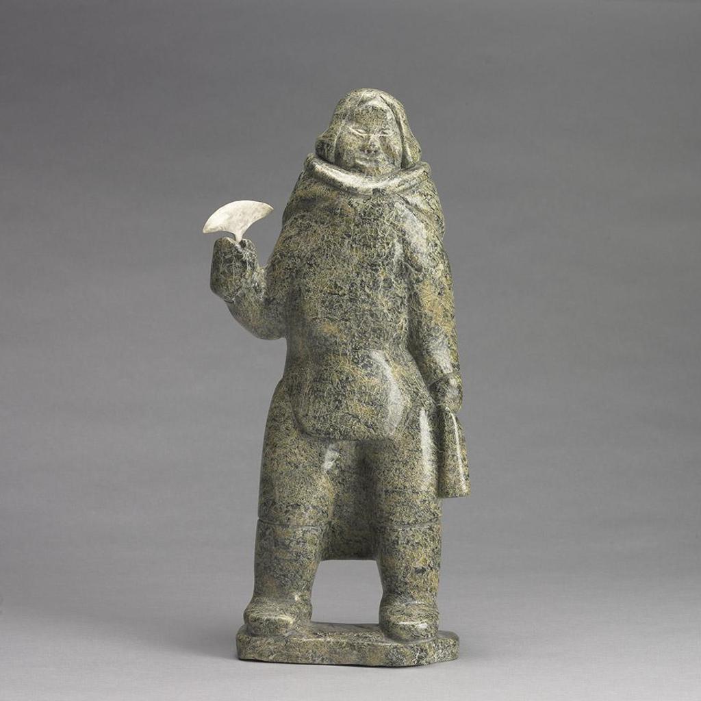 Mannumi Shaqu (1917-2000) - Inuit Figure With Bag And Ulu