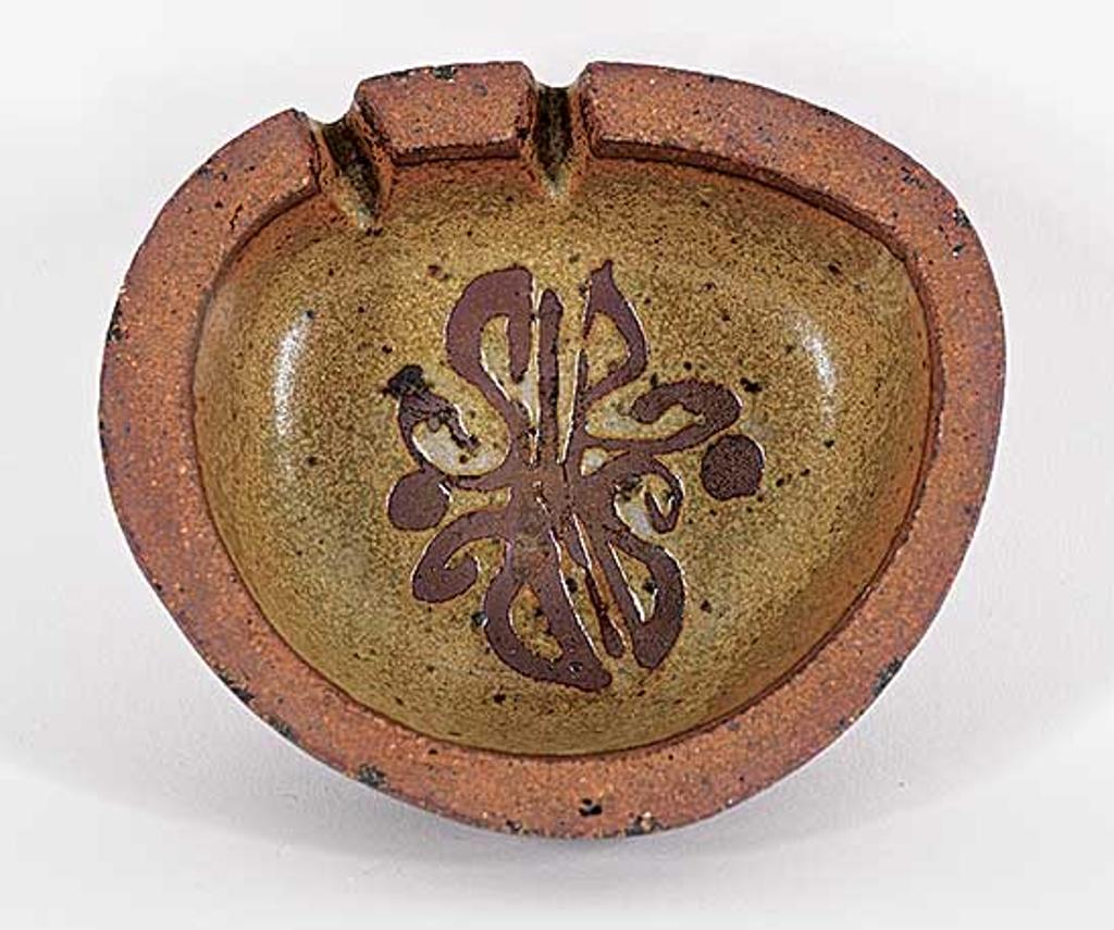 Edward Drahanchuk (1939) - Untitled - Ashtray with Yellow Glaze and Caligraphic Design