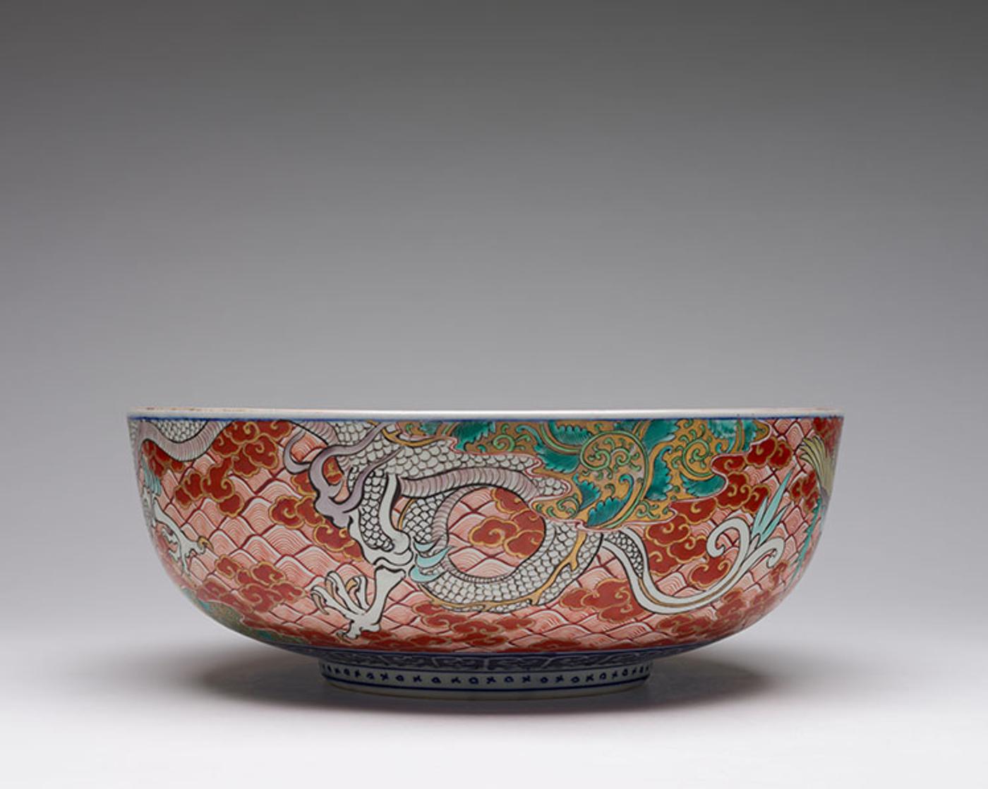 Japanese Art - A Large Japanese Imari ‘Dragon and Phoenix’ Bowl, Meiji Period, Late 19th Century
