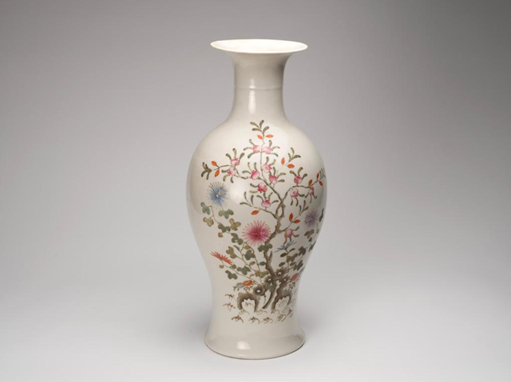 Chinese Art - A Chinese Famille Rose Baluster Vase, Hongxian Mark, Republican Period