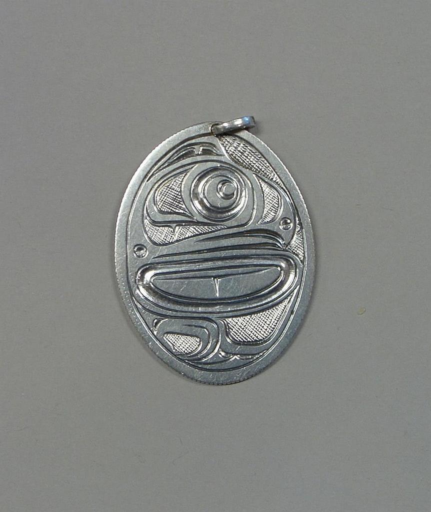 Reg Davidson (1954) - an Eagle design coin silver pendant