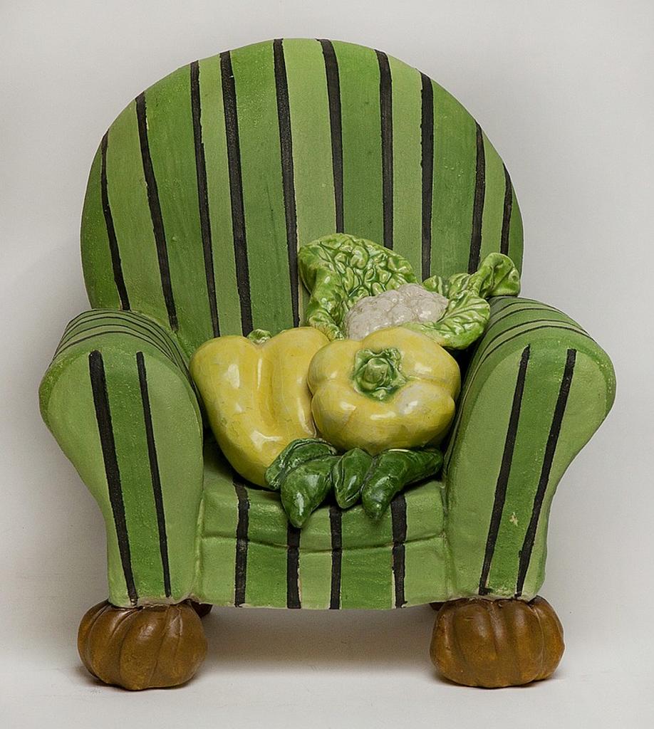 Victor Cicansky (1935) - Untitled - Untitled (Peppers and cauliflower in chair)