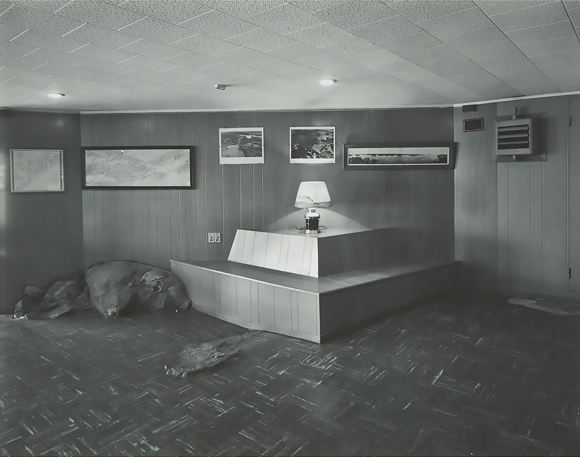 Lynne Cohen (1944-2014) - Captain's Lounge, Pine Tree Point Club, Alexandria Bay, New York, 1975