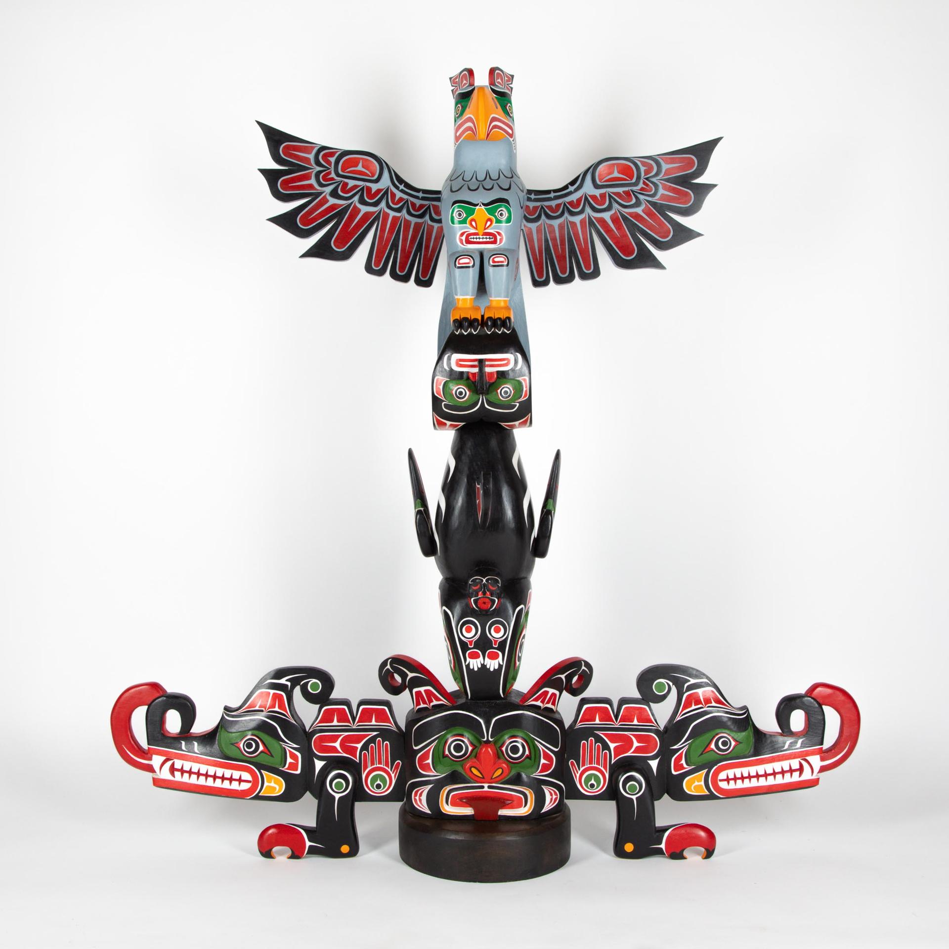 Stanley E. Hunt Iii (1958-2011) - Large Totem Pole With Thunderbird, Killer Whale And Sisuitl Design, 2002