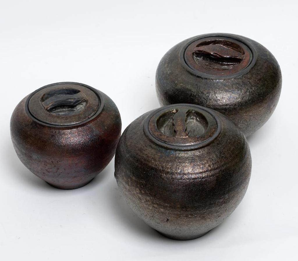 Donovan T. Chester (1940) - Set of Three Raku Jars with Lids