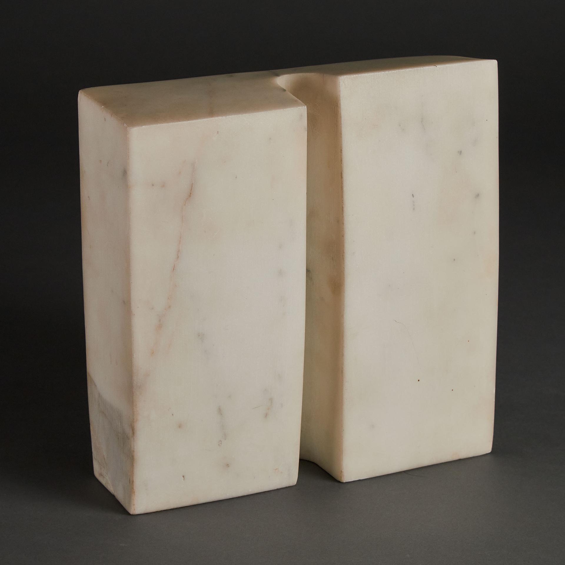Kosso Eloul (1920-1995) - Untitled (Vertical Notch, White Marble)