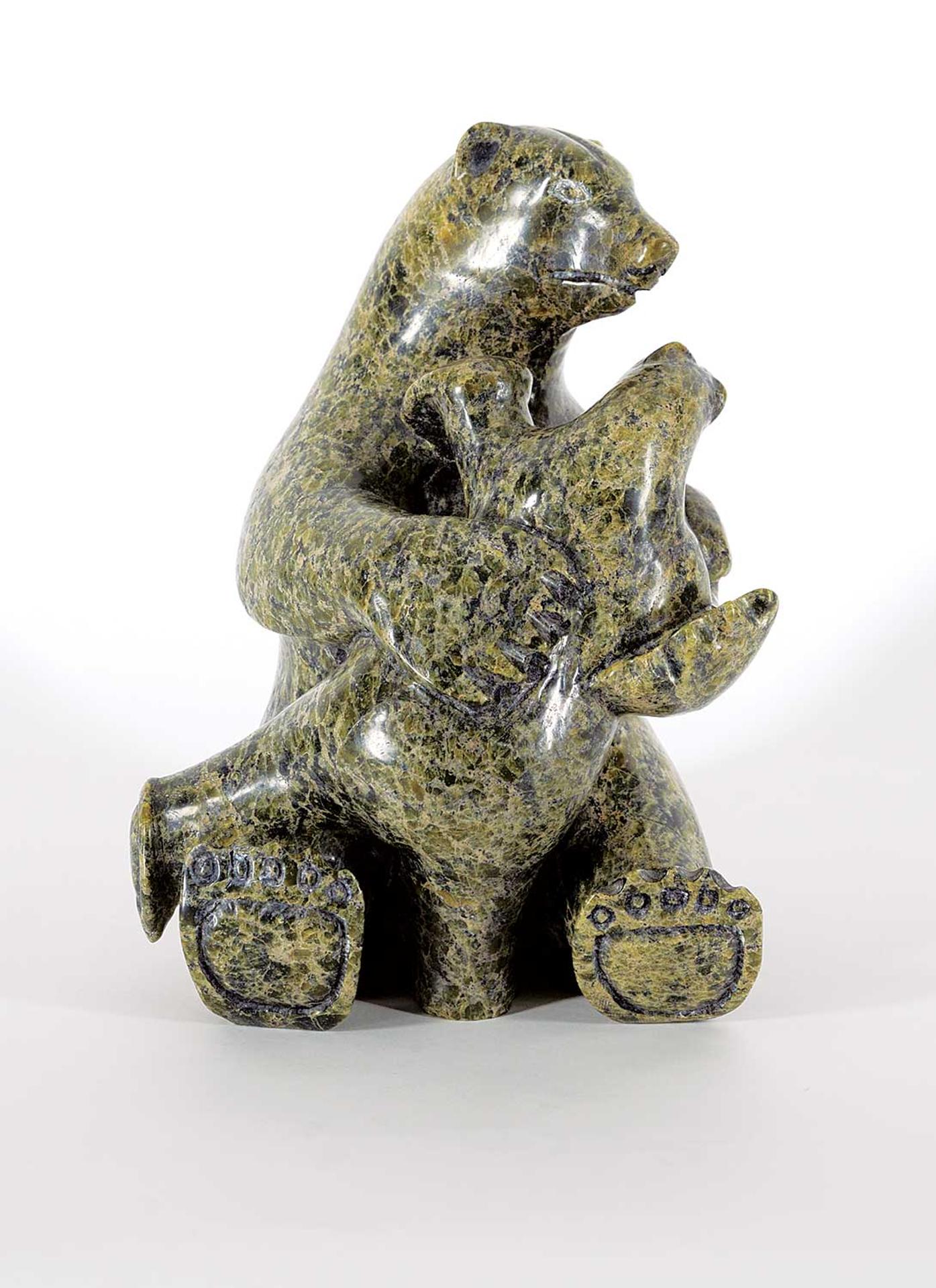 Kellypalik Etidlooie (1966) - Untitled - Bear Hug